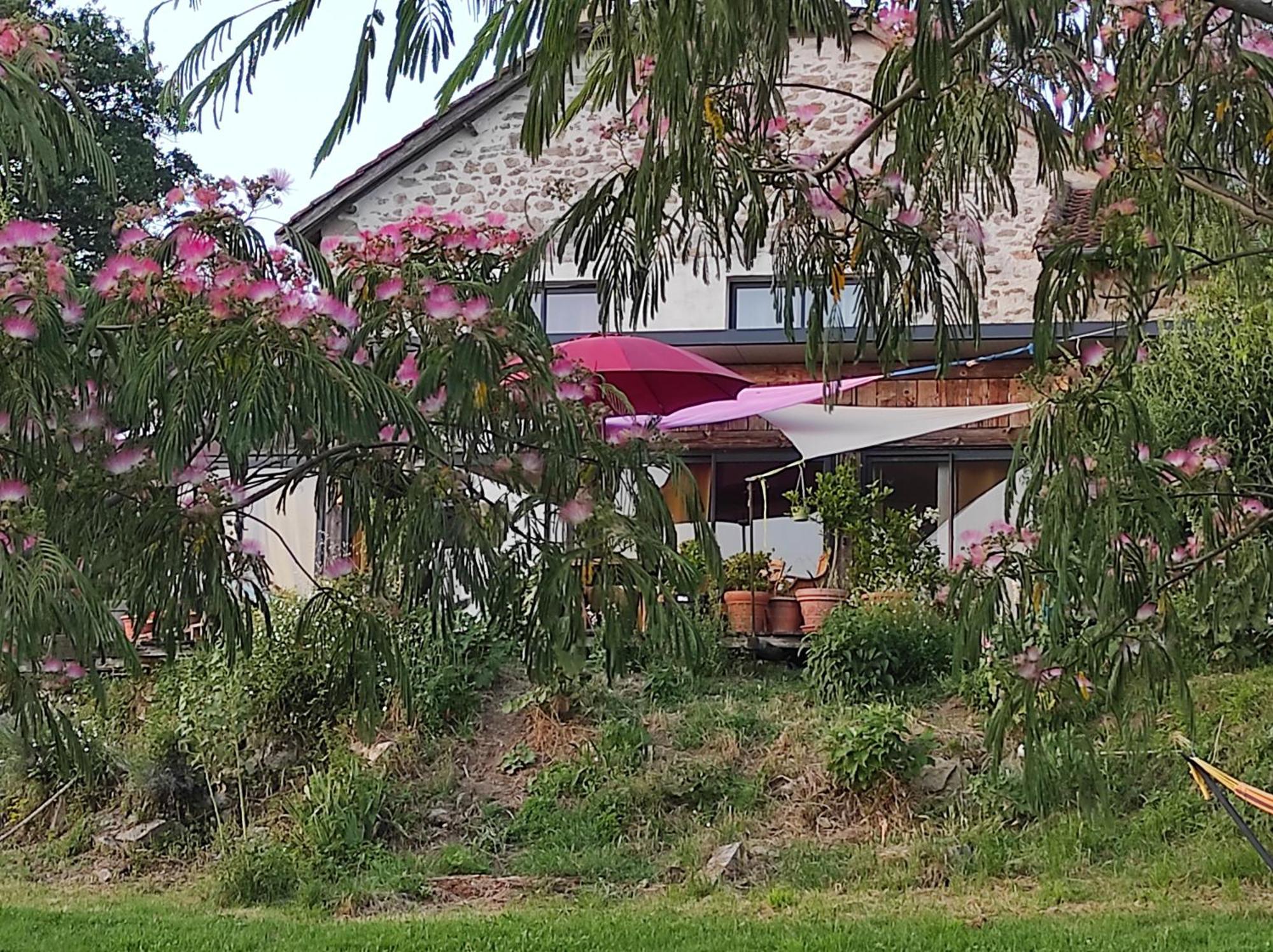 Bed and Breakfast Bout De Cote Lacam-dʼOurcet Esterno foto