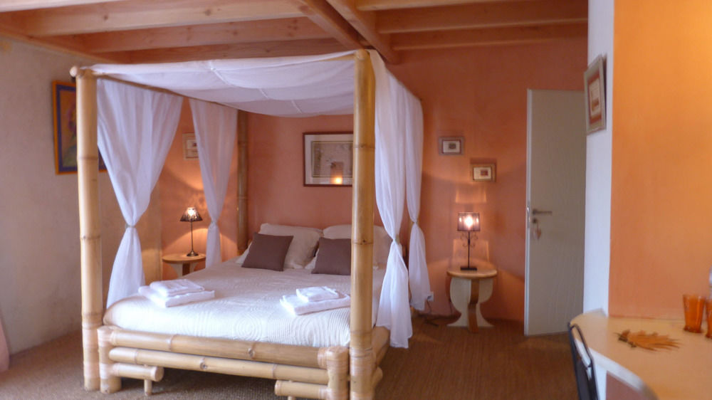 Bed and Breakfast Bout De Cote Lacam-dʼOurcet Esterno foto